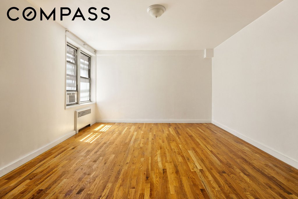 60 East 9th Street, Unit 508 photo 2