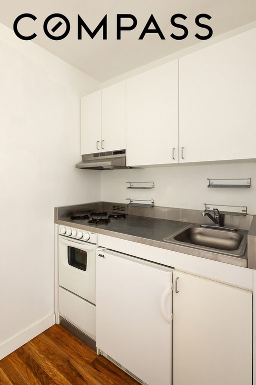 60 East 9th Street, Unit 508 photo 10
