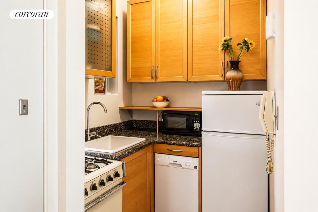 205 East 89th Street, Unit 4D photo 2