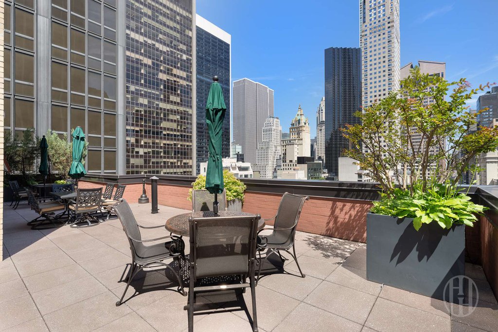 77 West 55th Street, Unit 16B photo 4