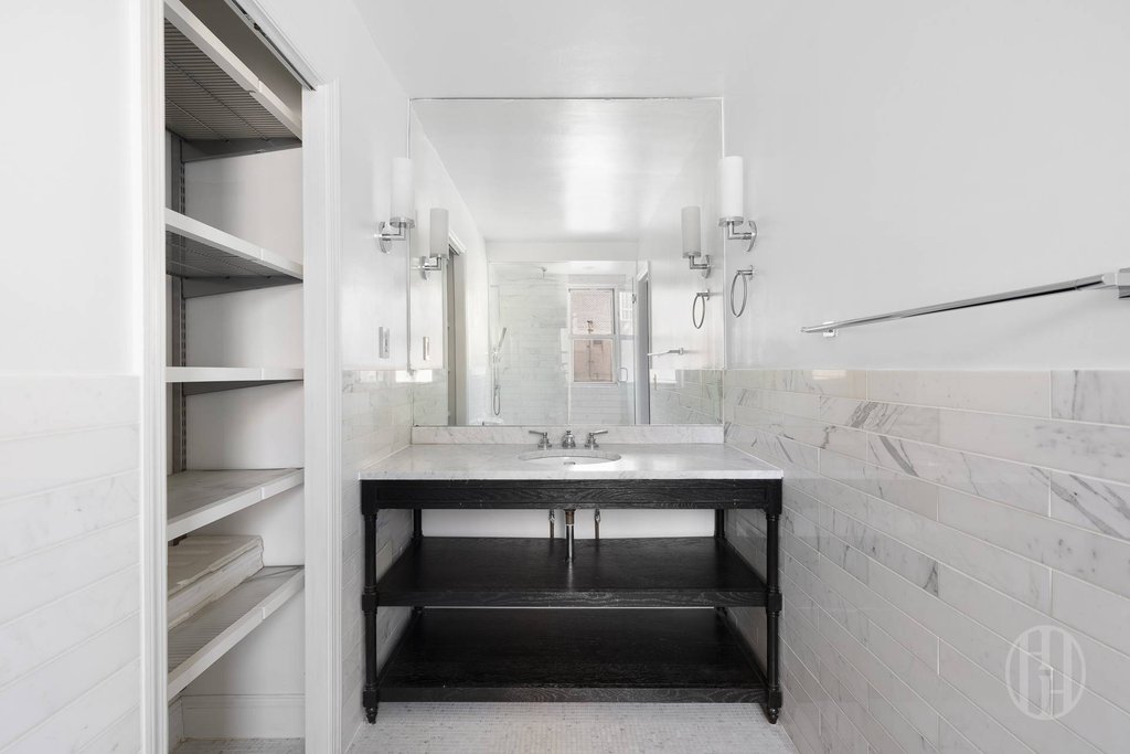 77 West 55th Street, Unit 16B photo 8
