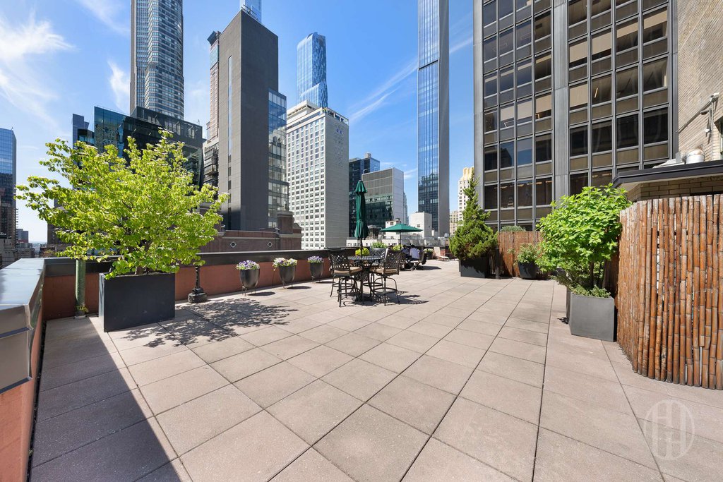 77 West 55th Street, Unit 16B photo 13