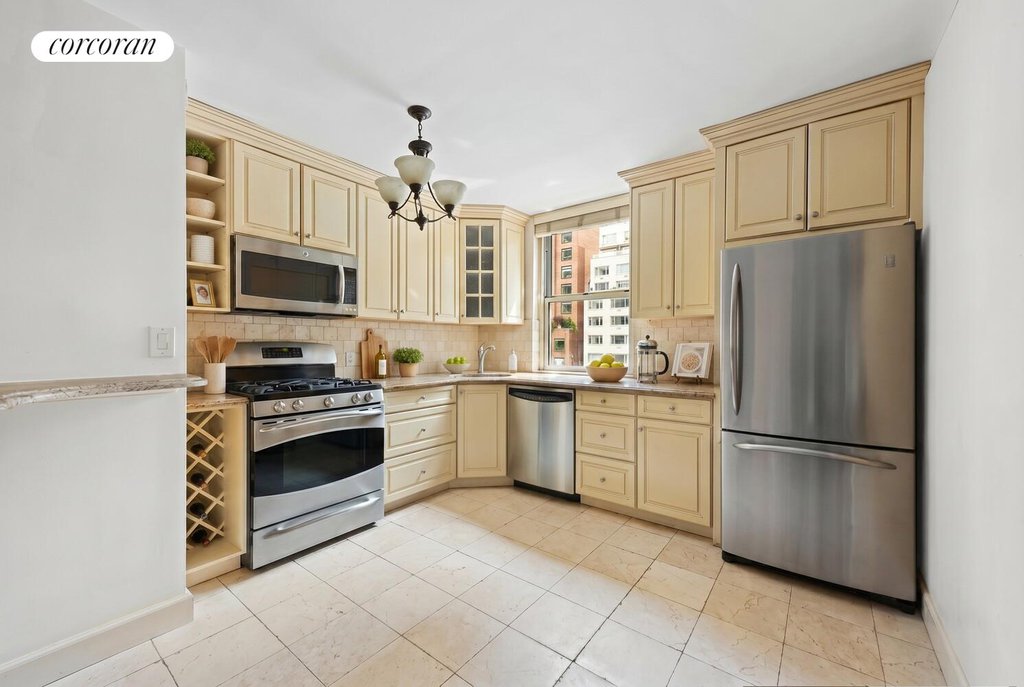 200 East 58th Street, Unit 11H