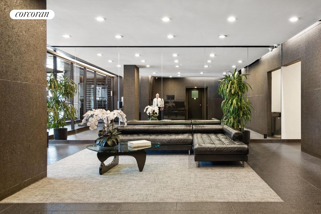 200 East 58th Street, Unit 11H photo 9