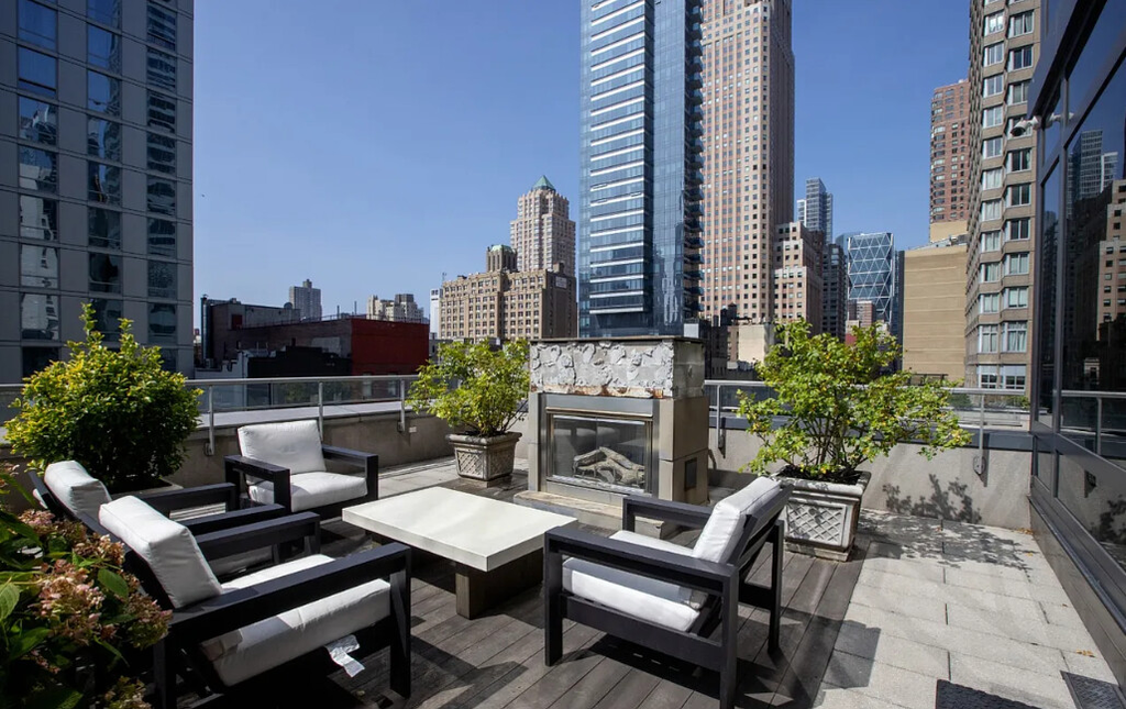 247 West 46th Street, Unit 3103 photo 12