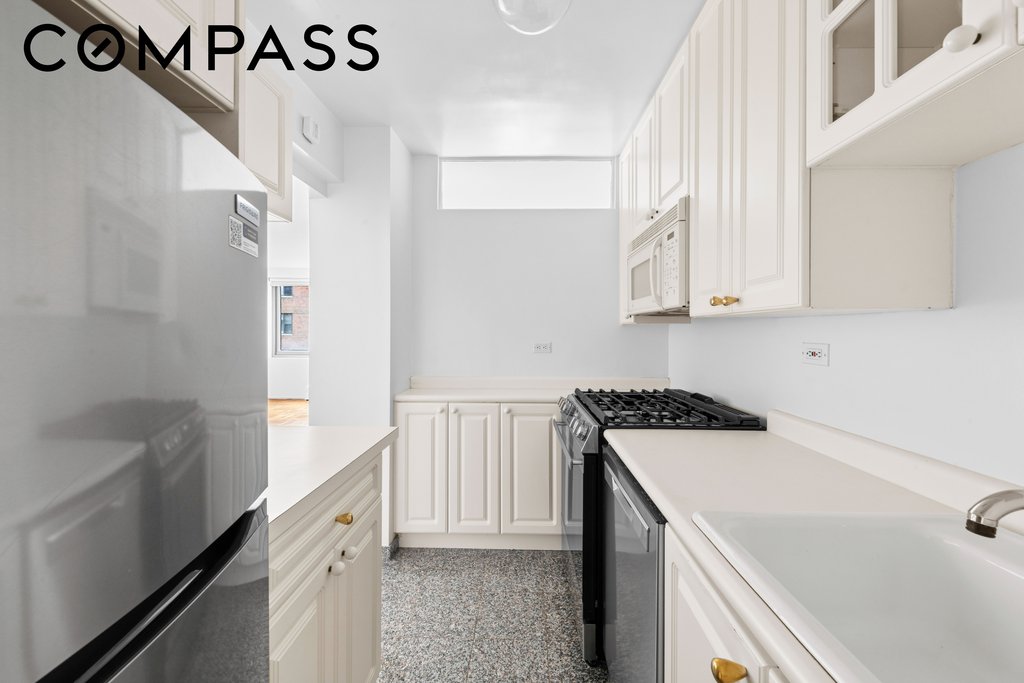 425 East 63rd Street, Unit W8E photo 5