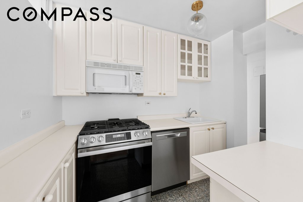 425 East 63rd Street, Unit W8E photo 6
