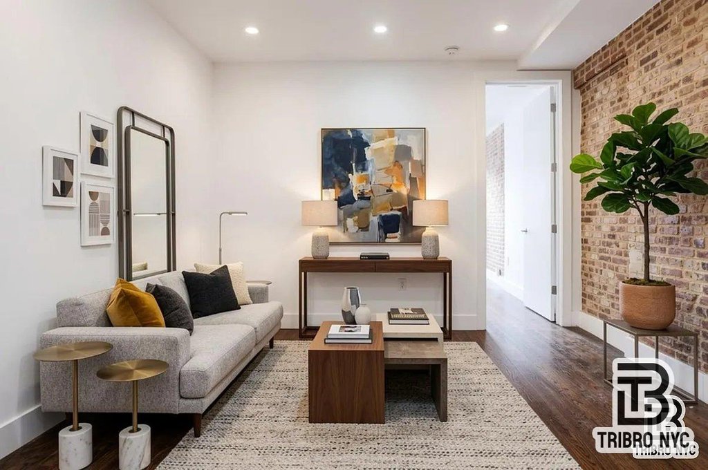 558 Kosciuszko Street, Unit 2