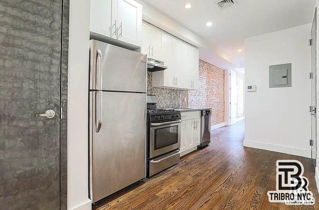 558 Kosciuszko Street, Unit 2 photo 4