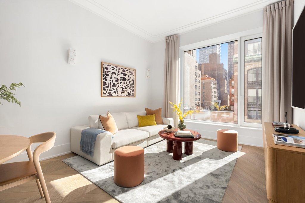 660 Lexington Avenue, Unit 4C