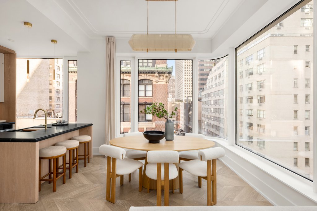 660 Lexington Avenue, Unit PHD