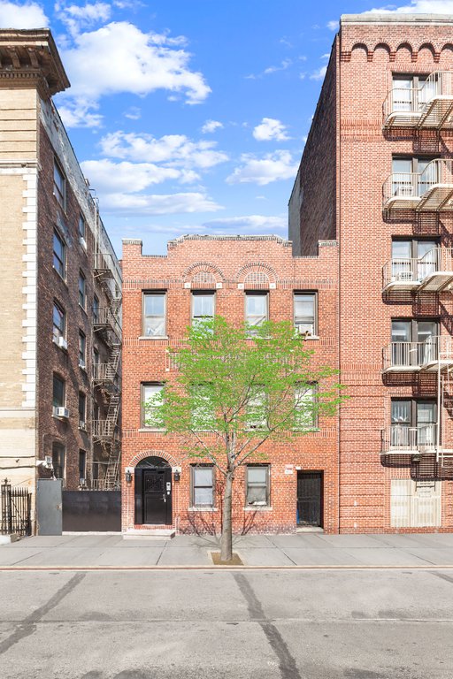 567 West 184th Street