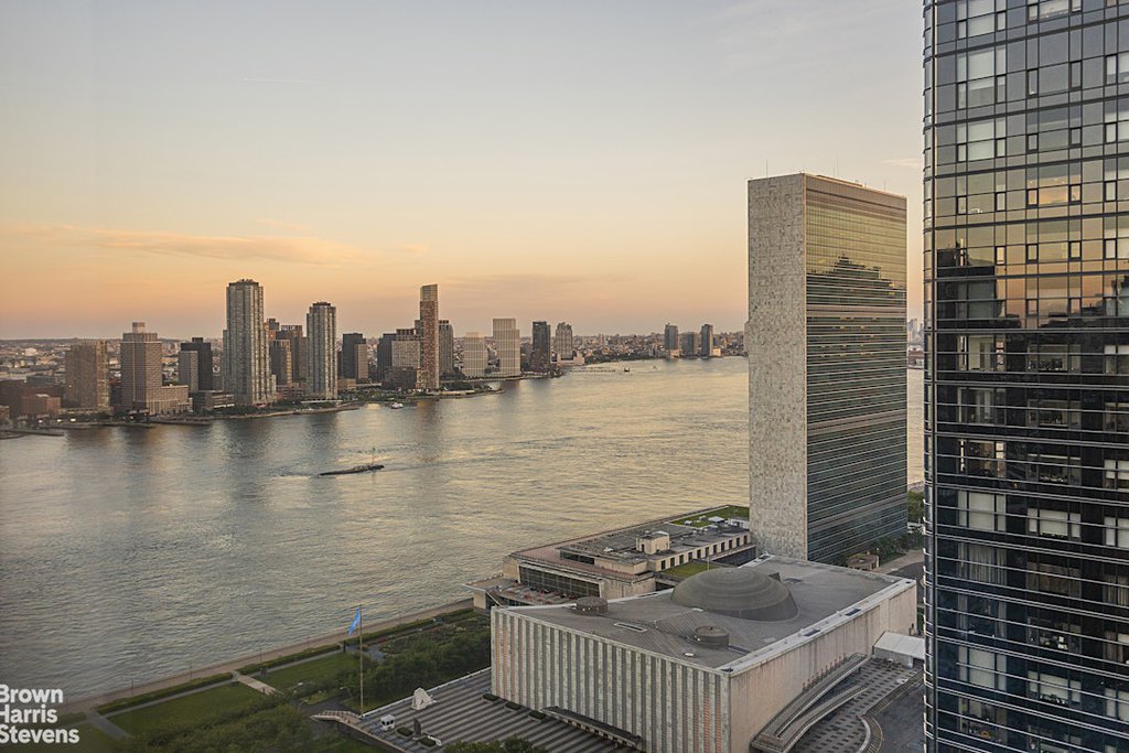 845 United Nations Plaza, Unit 37C photo 2