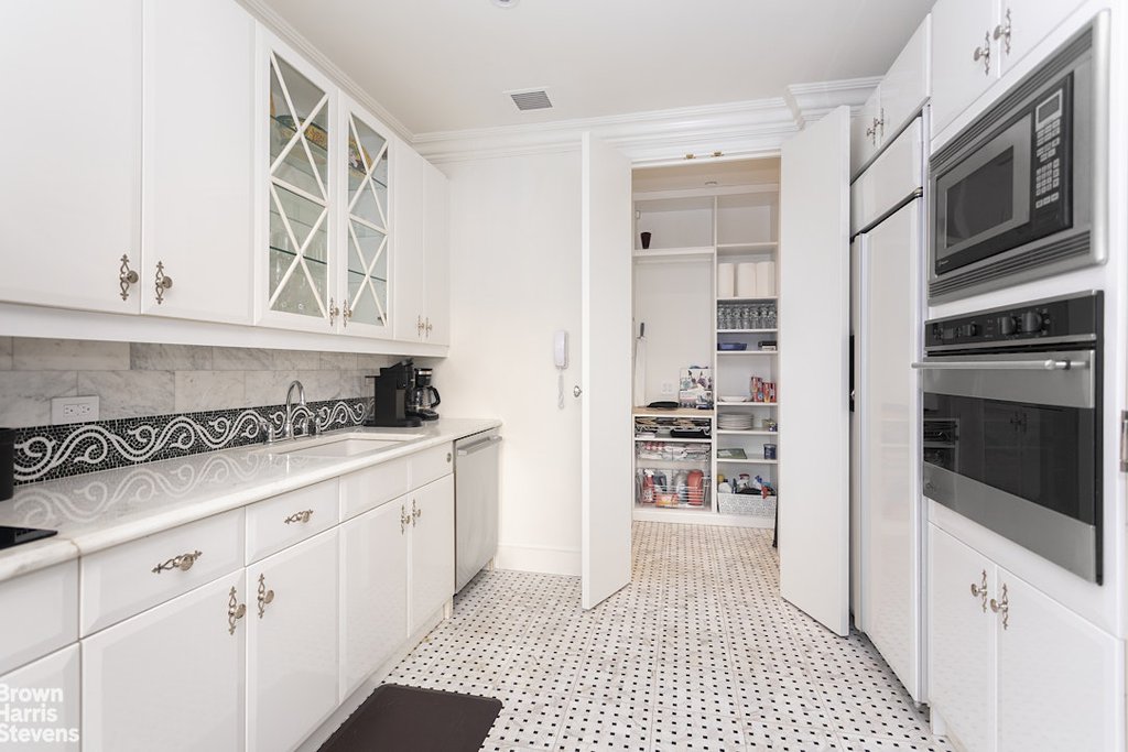 845 United Nations Plaza, Unit 37C photo 7