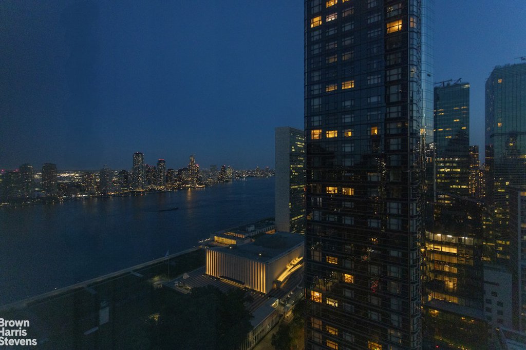 845 United Nations Plaza, Unit 37C photo 17
