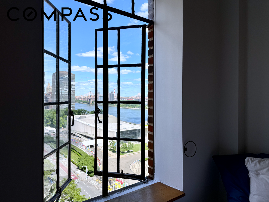 25 Tudor City Place, Unit 1502 photo 8