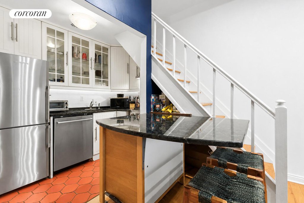 407 West 40th Street, Unit 5A photo 5