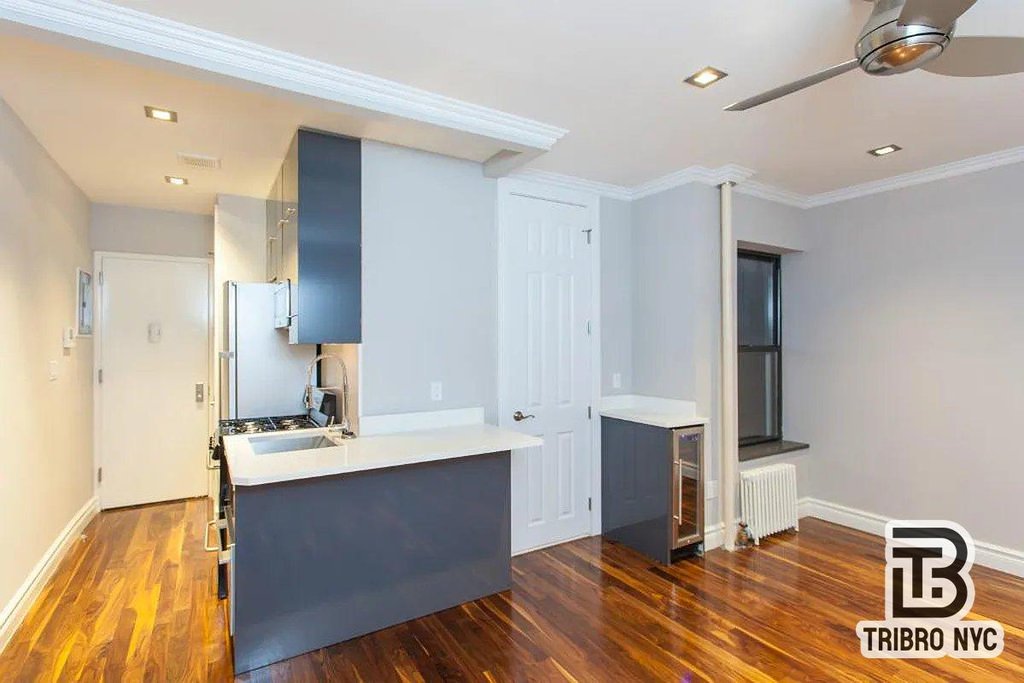 1590 Lexington Avenue, Unit 10 photo 3