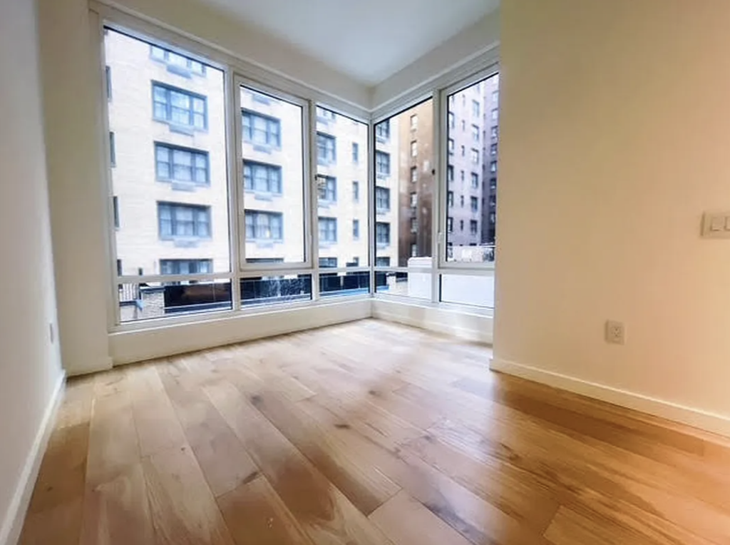 135 East 47th Street, Unit 3D photo 5