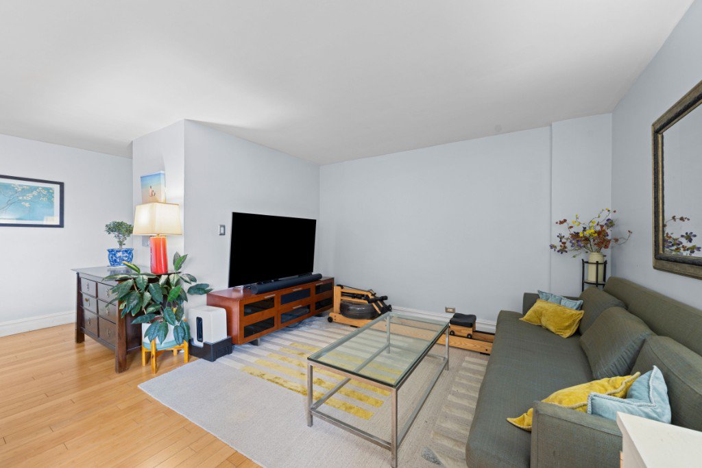 385 Grand Street, Unit L1101 photo 5