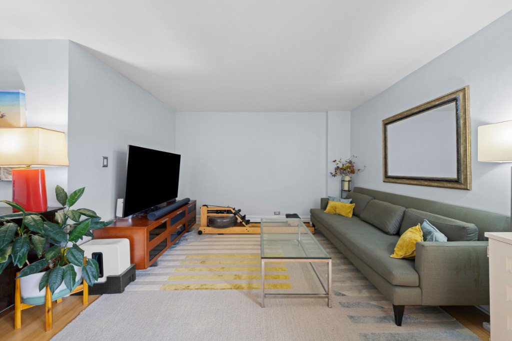 385 Grand Street, Unit L1101 photo 6