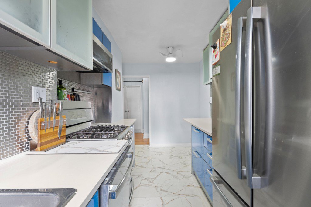 385 Grand Street, Unit L1101 photo 8