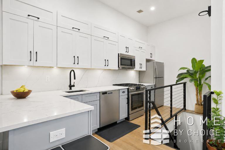 841 Dekalb Avenue, Unit 1R photo 13