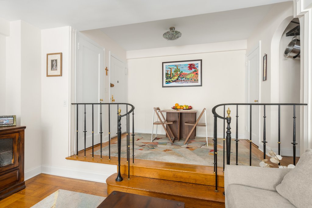 235 East 73rd Street, Unit 2H photo 2