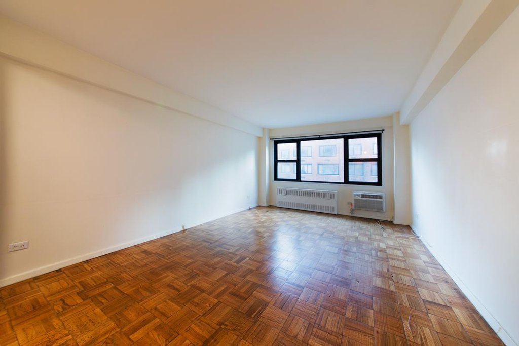 335 East 51st Street, Unit 8C photo 2