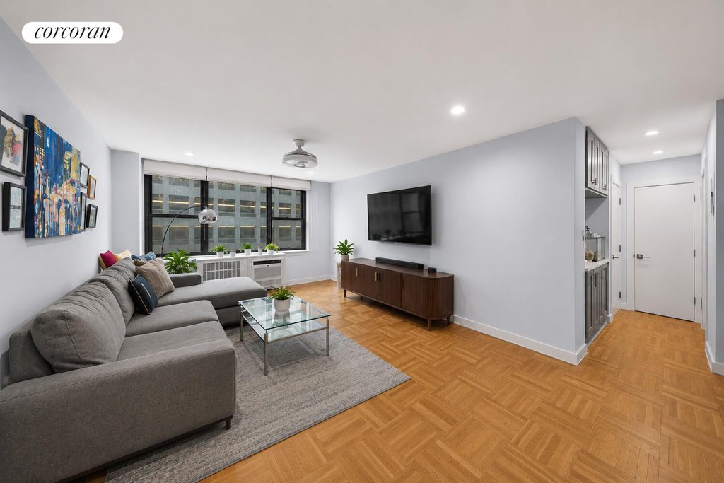 209 East 56th Street, Unit 7G photo 2