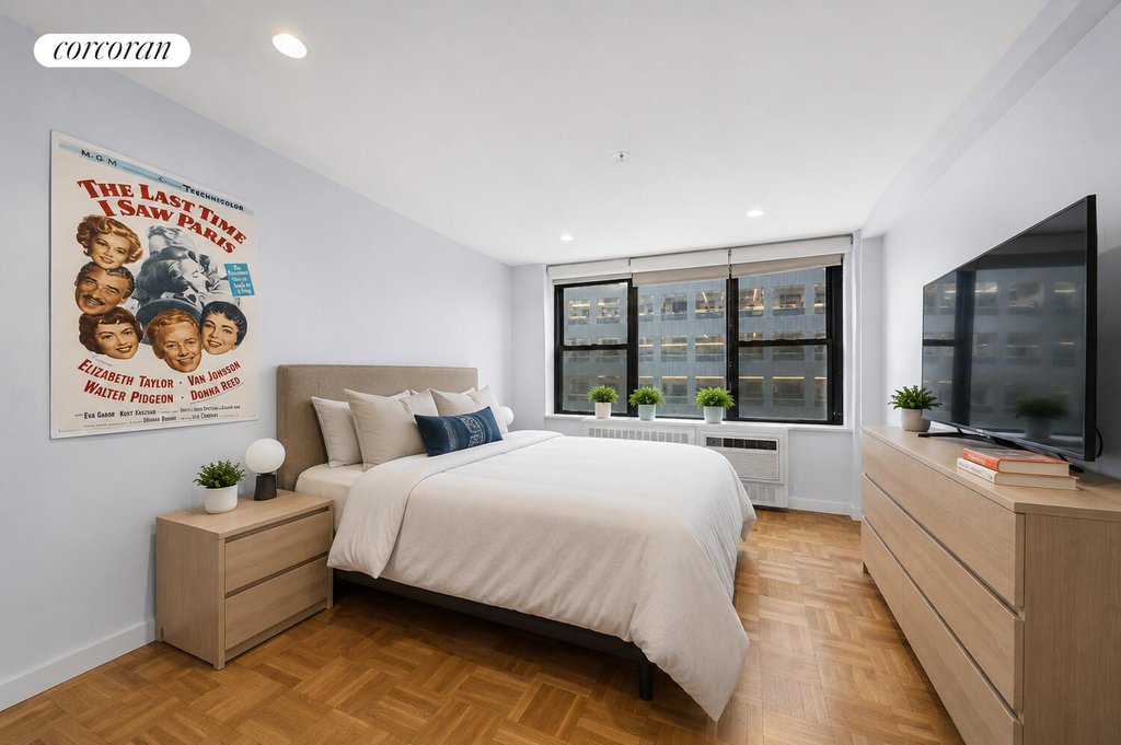 209 East 56th Street, Unit 7G photo 5