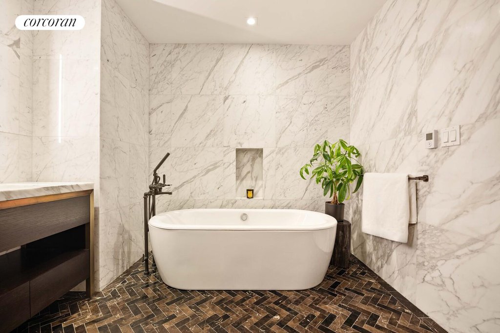 500 West 21st Street, Unit 2G photo 8