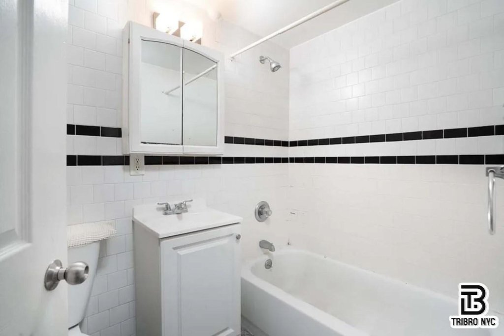 192 Bleecker Street, Unit 22 photo 4
