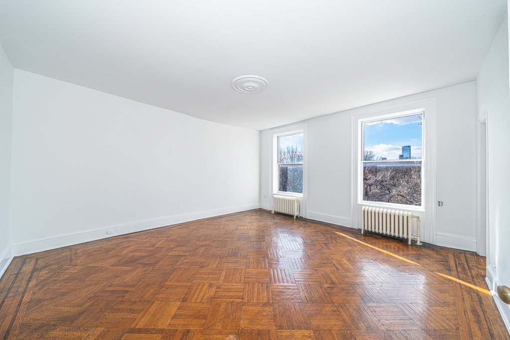 307 East 10th Street – For Sale photo 9