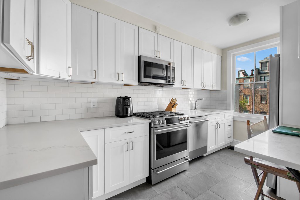 307 East 10th Street – For Sale photo 15