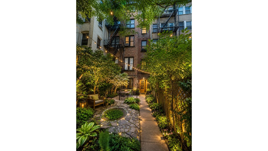 307 East 10th Street – For Sale photo 3