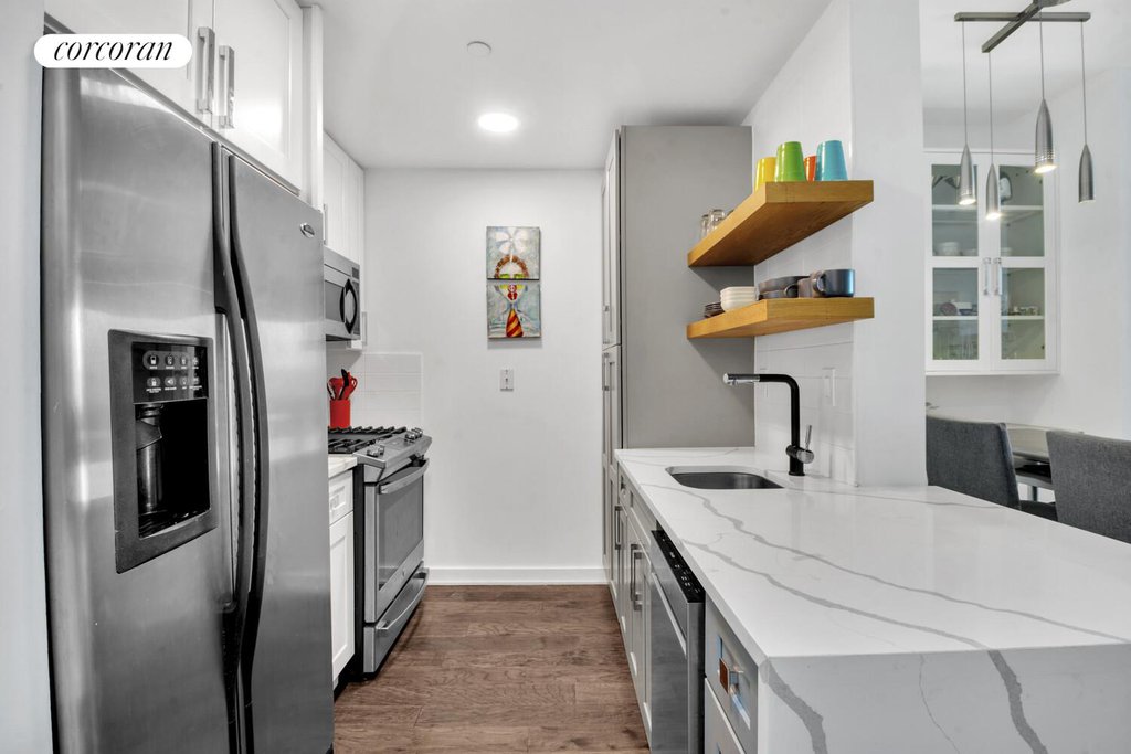 425 Fifth Avenue, Unit 26D photo 3