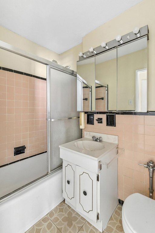 46-01 39th Avenue, Unit 503 photo 5