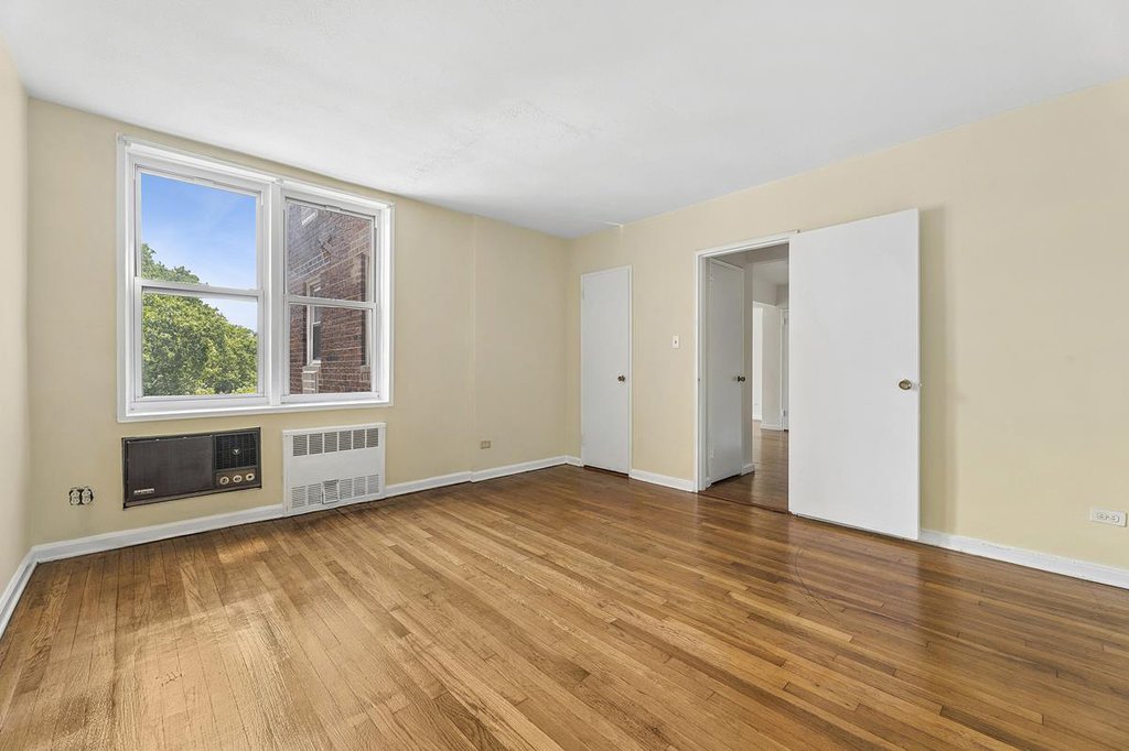46-01 39th Avenue, Unit 503 photo 6