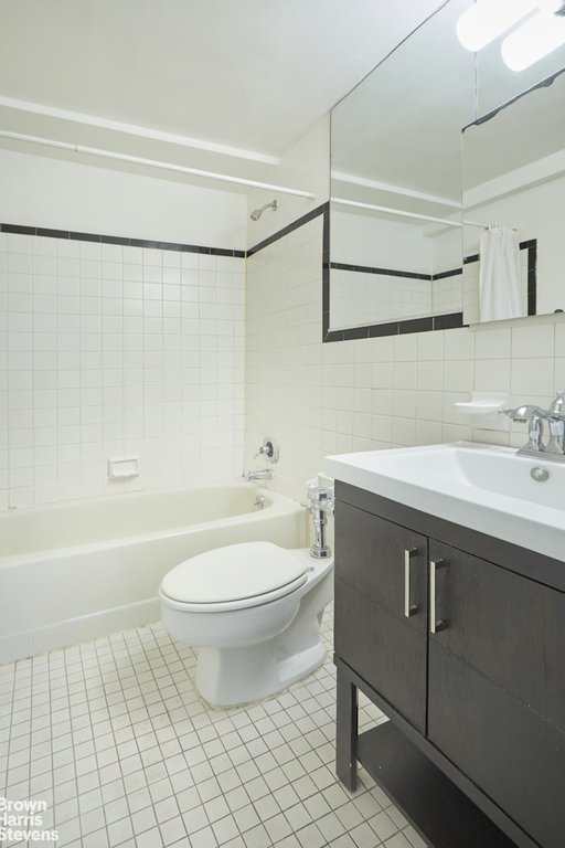 2 Horatio Street, Unit 5F photo 8