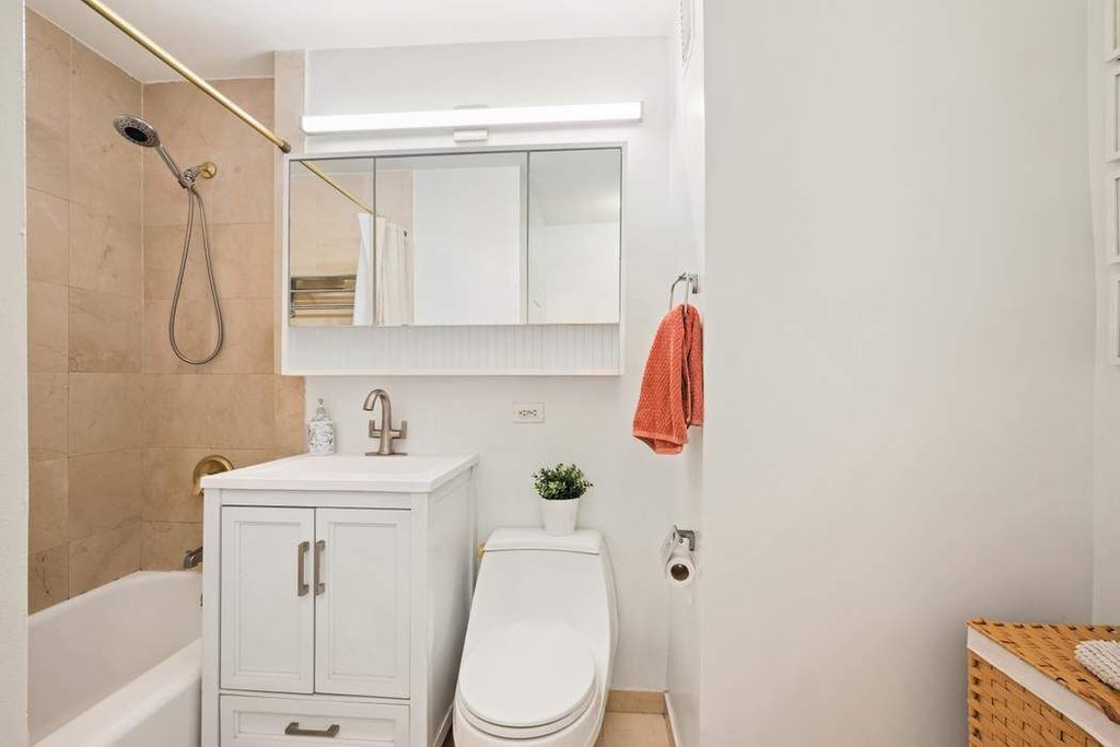 420 East 64th Street, Unit E5F photo 8