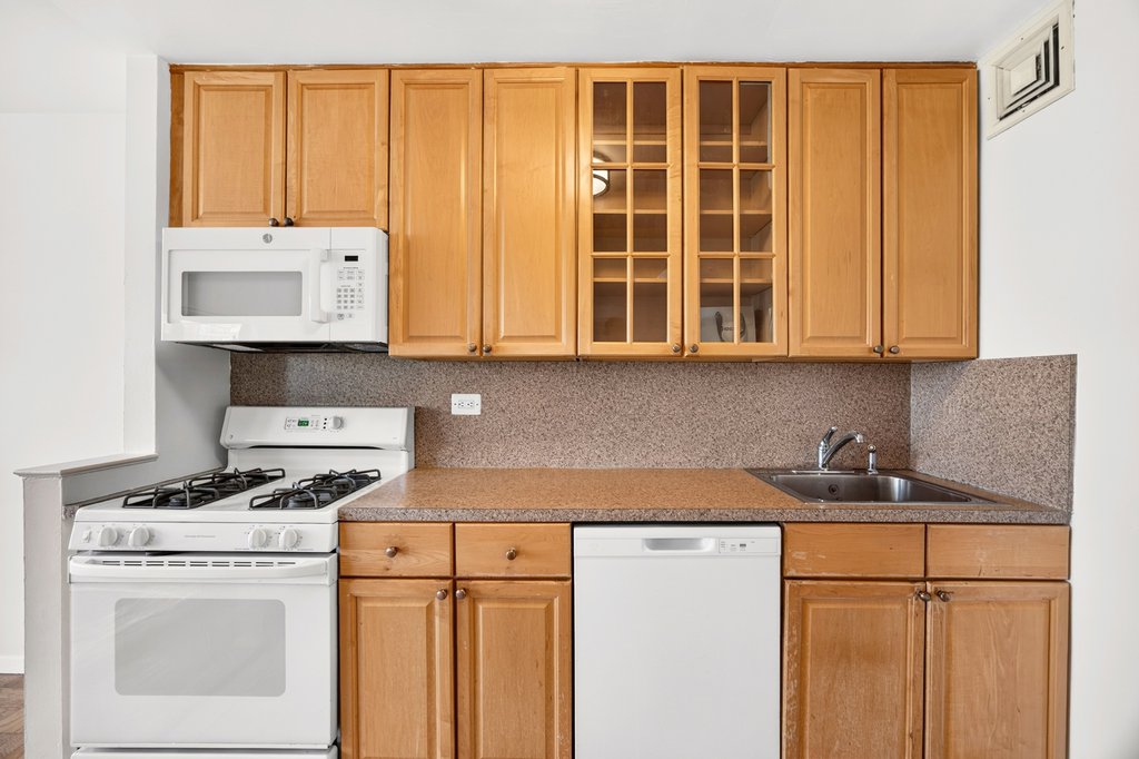 185 West End Avenue, Unit 7R photo 4