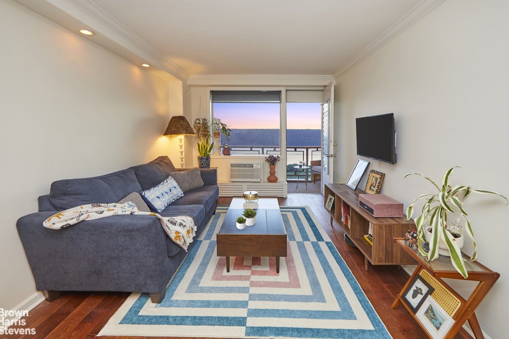 5700 Arlington Avenue, Unit 19M photo 4