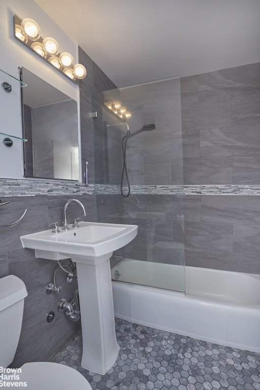 5700 Arlington Avenue, Unit 19M photo 11