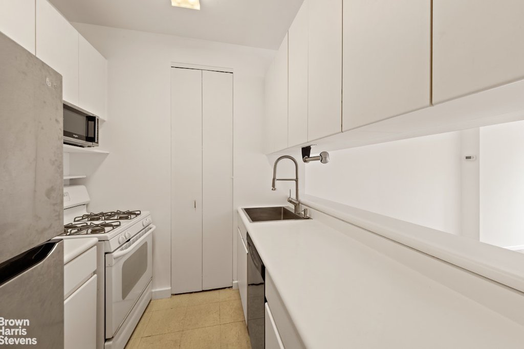 101 West 79th Street, Unit 4F photo 3