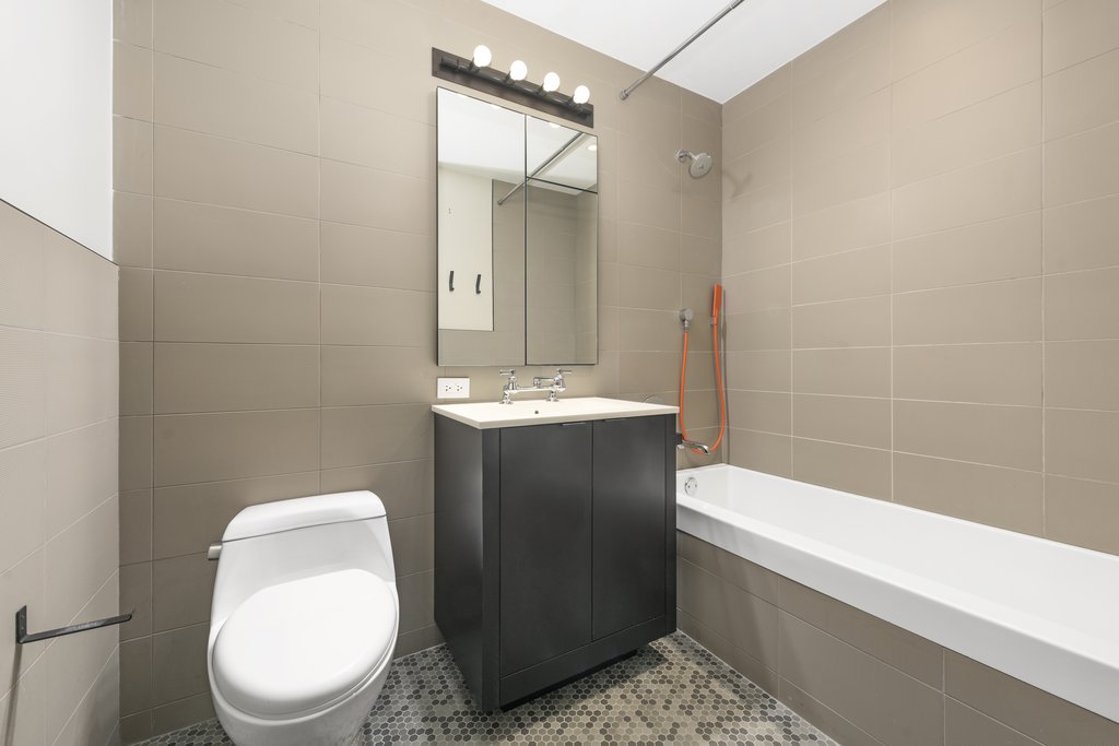 540 West 28th Street, Unit 2B photo 6