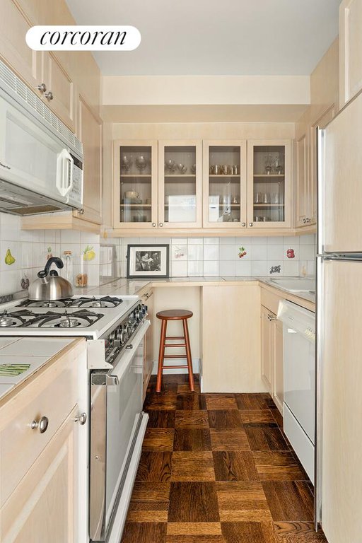 40 East 78th Street, Unit 6A photo 3