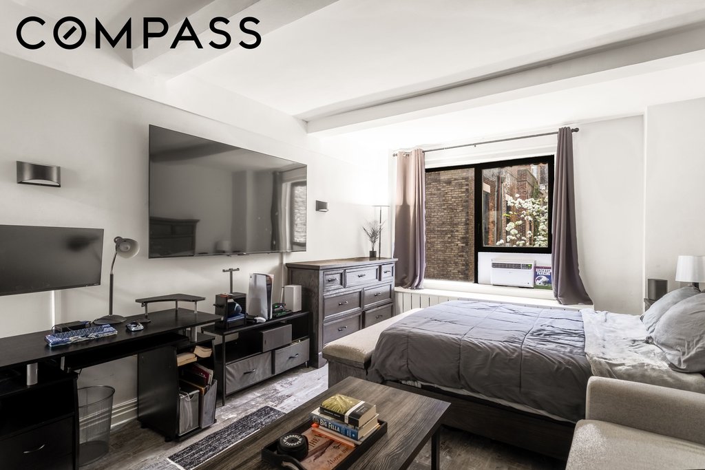 235 West 102nd Street, Unit 3T photo 2