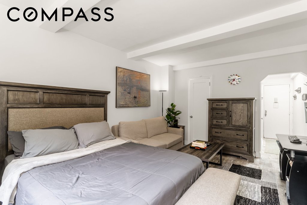 235 West 102nd Street, Unit 3T photo 4