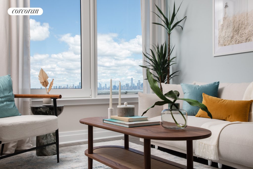 5 Bay Street, Unit 8II
